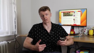 Mellékes snowboard oktató, aki terméket is szeretne eladni